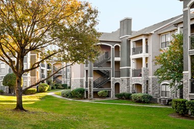 8400 Stonebrook Parkway 1-2 Beds Apartment for Rent Photo Gallery 1